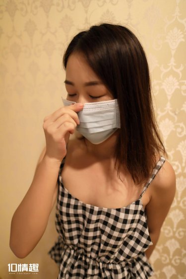 把数学课代表按在地上做作文